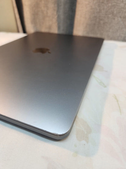 2020 Apple MacBook Pro 13” (M1, 8GB RAM, 256GB SSD) – Space Gray | Excellent Condition