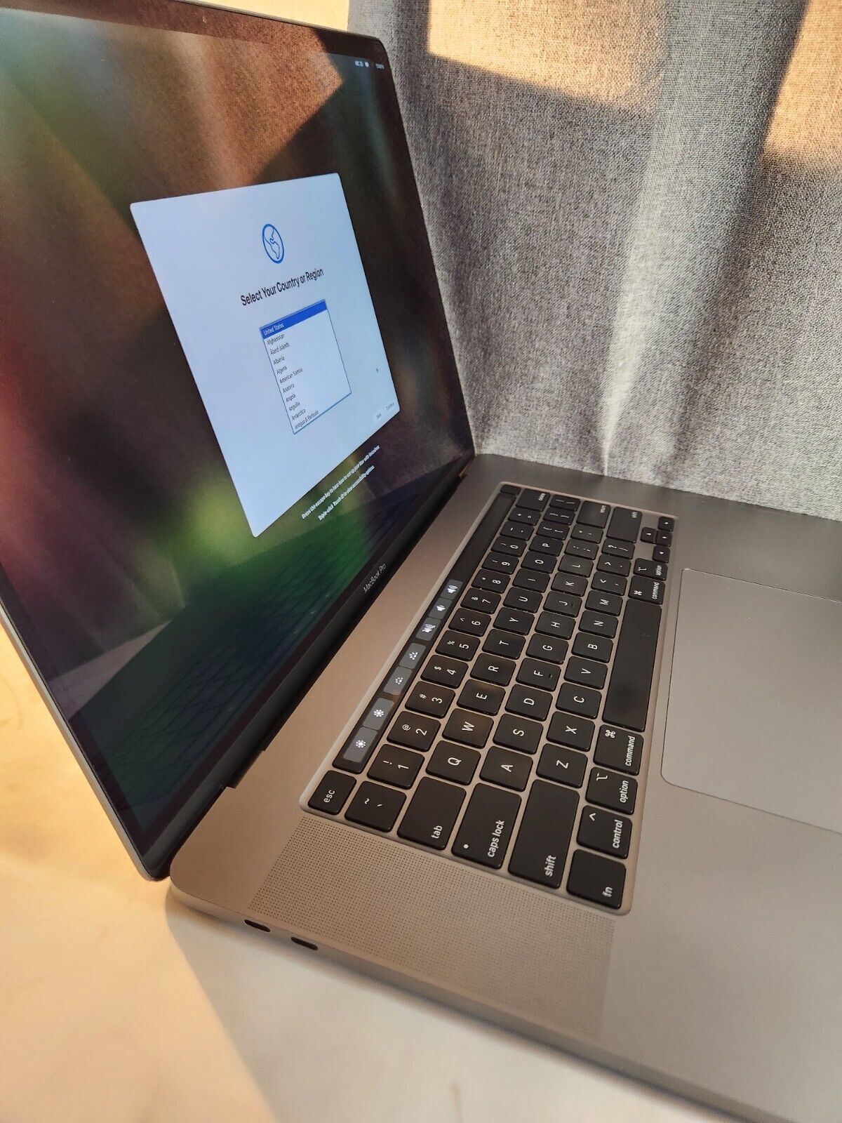 2019 Apple MacBook Pro 16" (Intel Core i9, 16GB RAM, 1TB SSD) - Space Gray | Very Good Condition