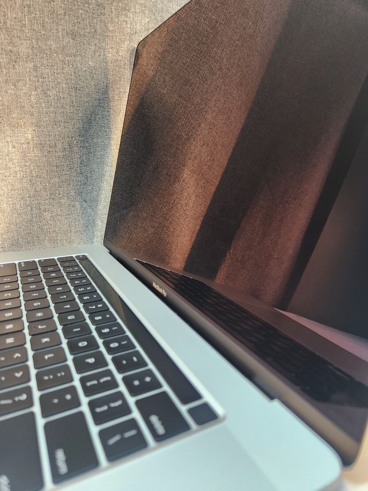 2019 Apple MacBook Pro 16" (Intel 9th Gen, 32GB RAM, 512GB SSD) - Silver | Excellent Condition