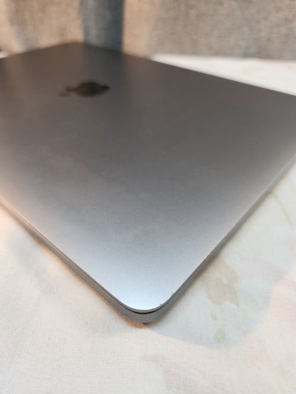 2020 Apple MacBook Pro 13” (M1, 8GB RAM, 256GB SSD) – Space Gray | Excellent Condition