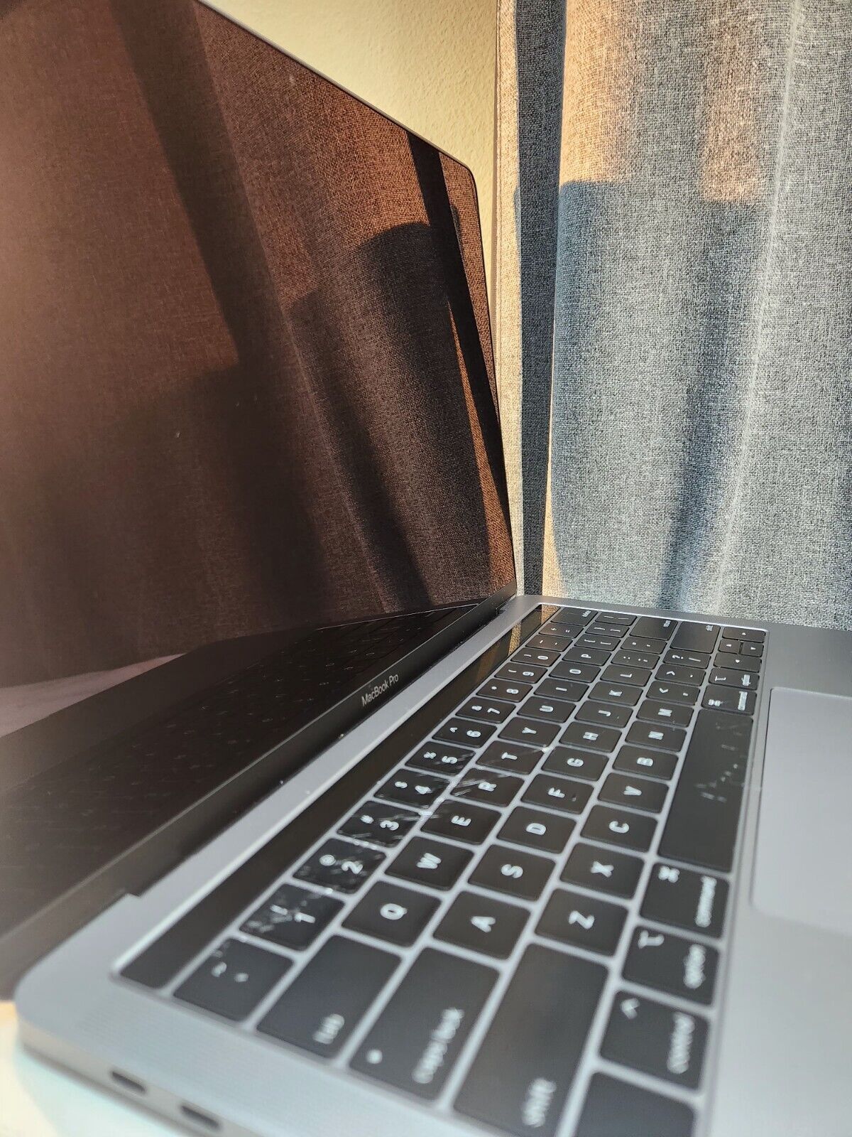 2019 Apple MacBook Pro 13” (Intel 8th Gen, 8GB RAM, 256GB SSD) – Space Gray | Very Good Condition