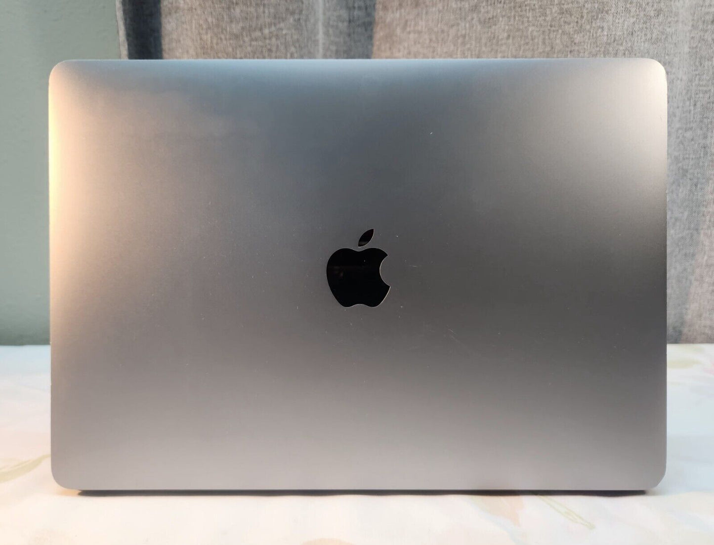 2020 Apple MacBook Pro 13” (M1, 8GB RAM, 256GB SSD) – Space Gray | Excellent Condition