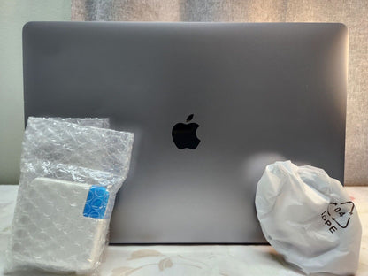 2018 Apple MacBook Pro 15" (Intel Core i9, 32GB RAM, 1TB SSD) - Space Gray | Excellent