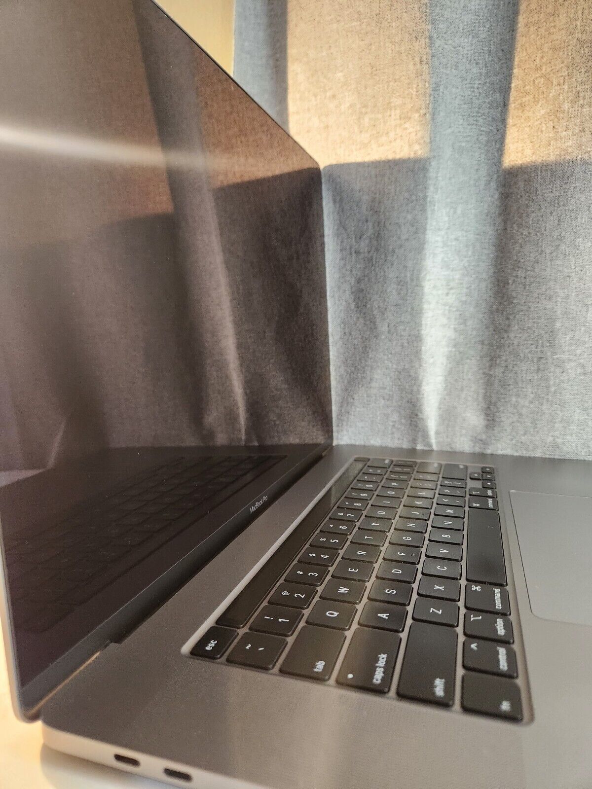 2019 Apple MacBook Pro 16" (Intel Core i9, 16GB RAM, 1TB SSD) - Space Gray | Very Good Condition