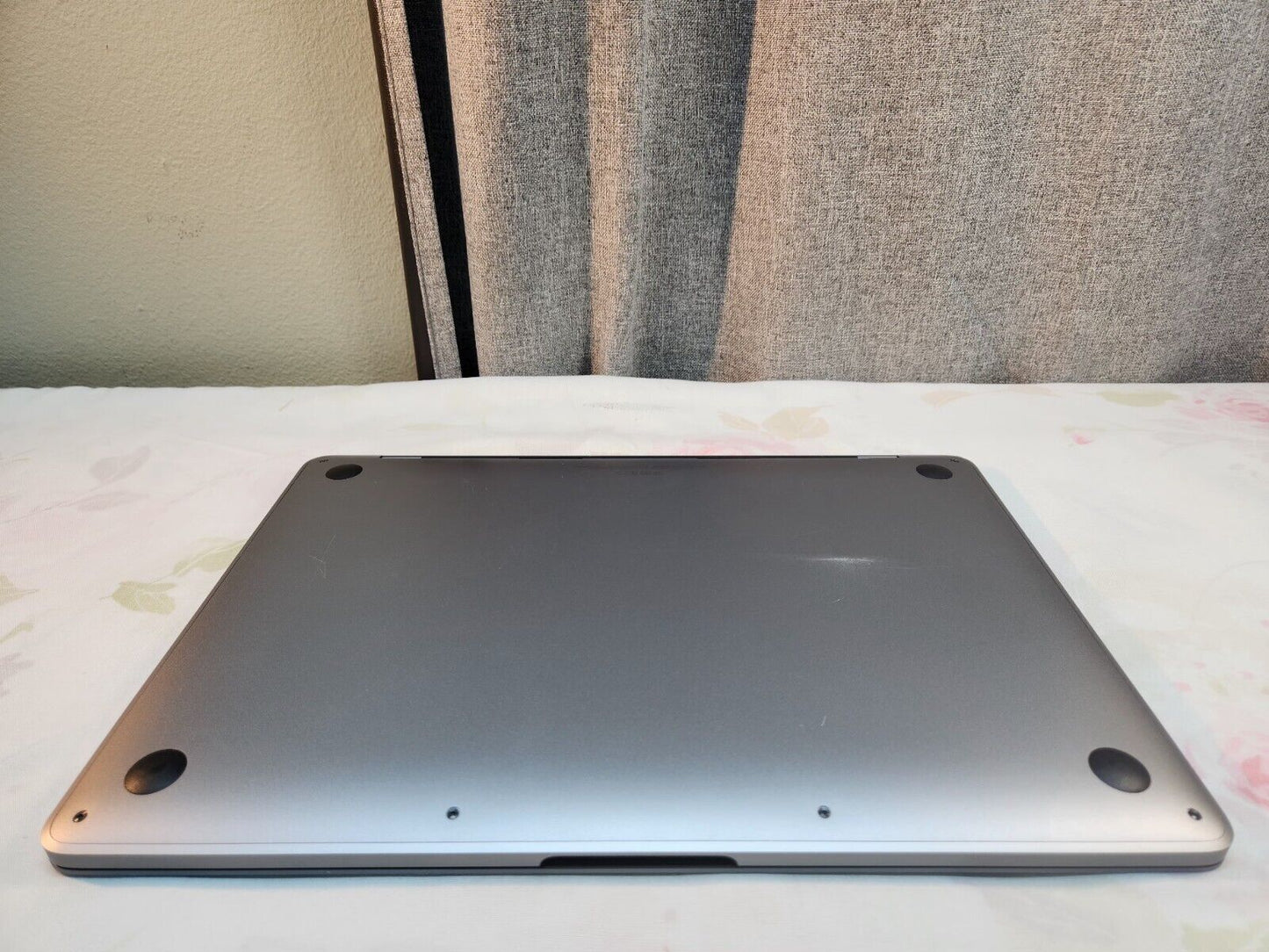 2019 Apple MacBook Pro 13” (Intel 8th Gen, 8GB RAM, 256GB SSD) – Space Gray | Very Good Condition