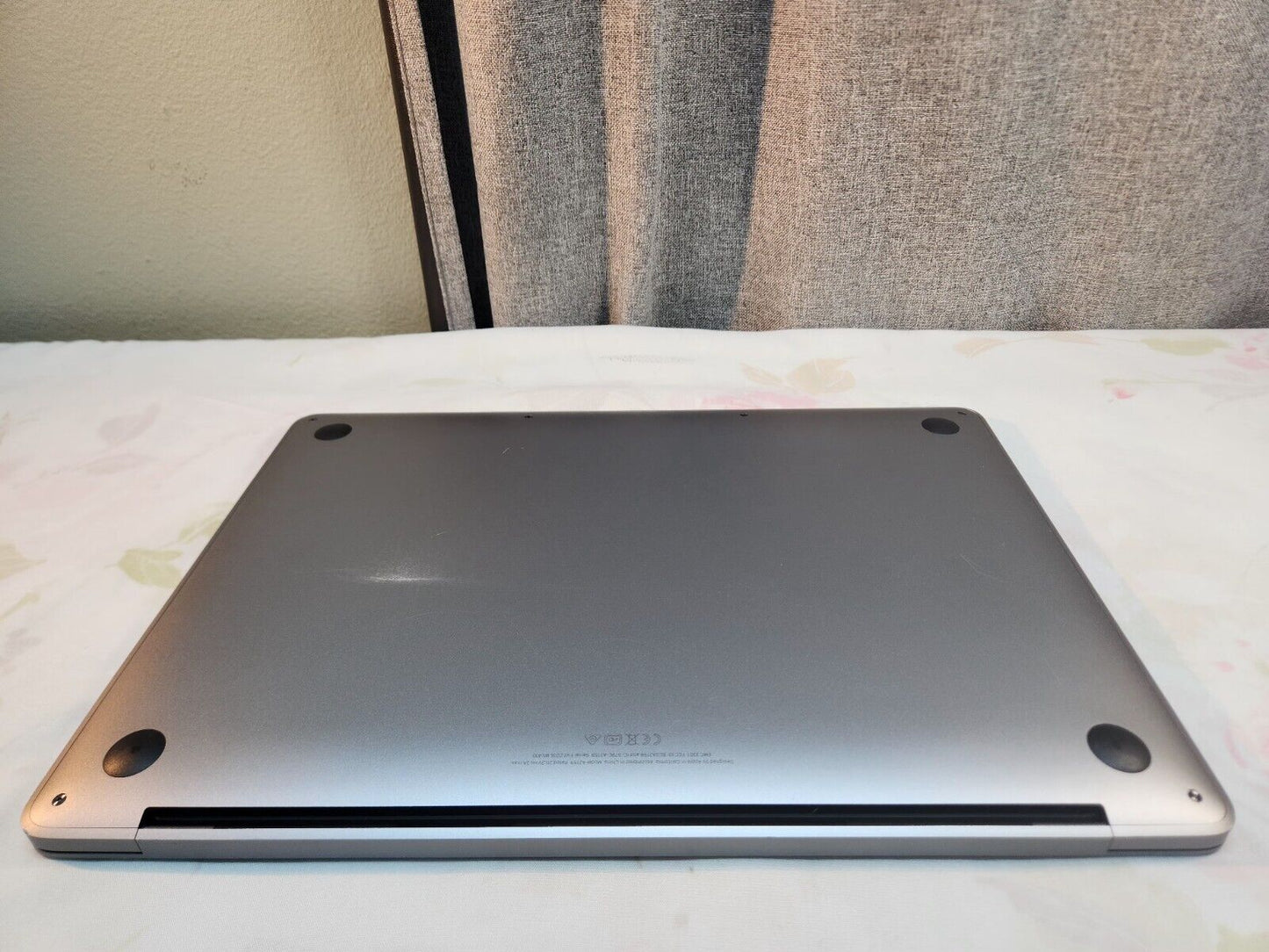 2019 Apple MacBook Pro 13” (Intel 8th Gen, 8GB RAM, 256GB SSD) – Space Gray | Very Good Condition